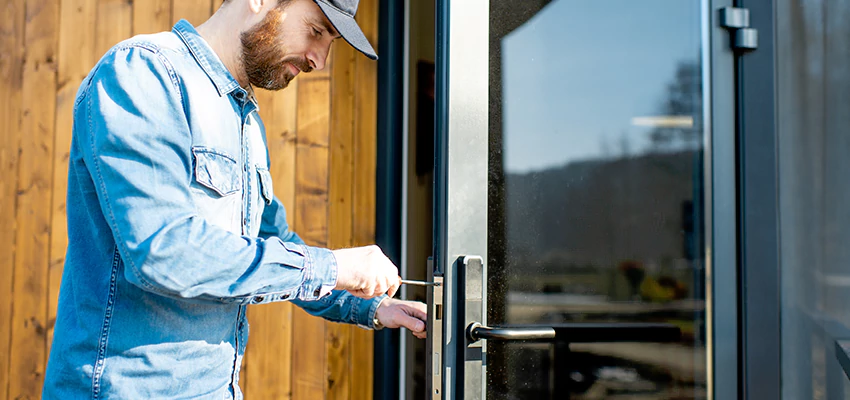 Frameless Glass Storefront Door Locks Replacement in Edgewater, NJ