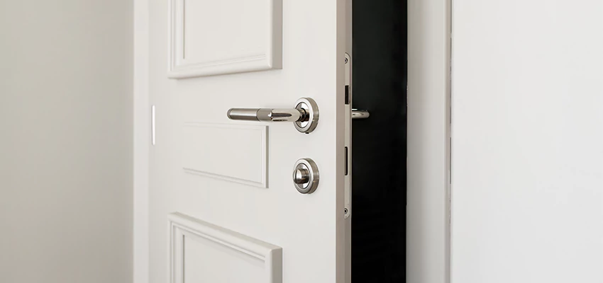 Folding Bathroom Door With Lock Solutions in Edgewater, NJ